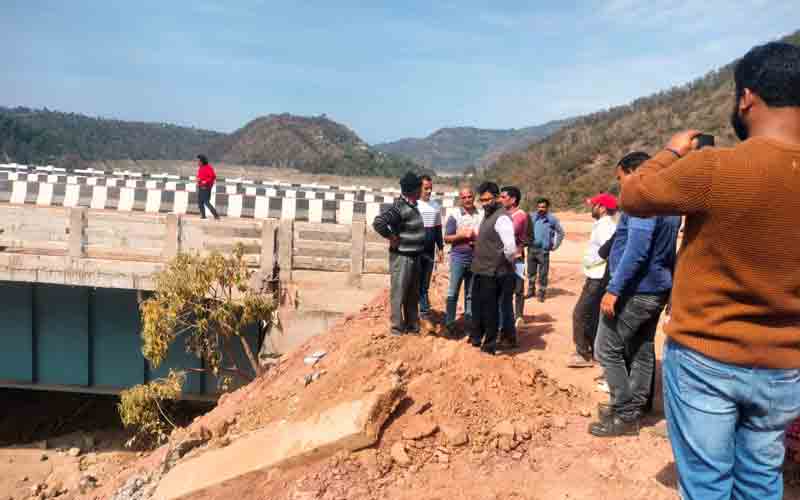 अवैध डंपिंग को रोकने के लिए एक्शन मोड में प्रशासन, मौके पर पहुंचे एसडीएम सदर