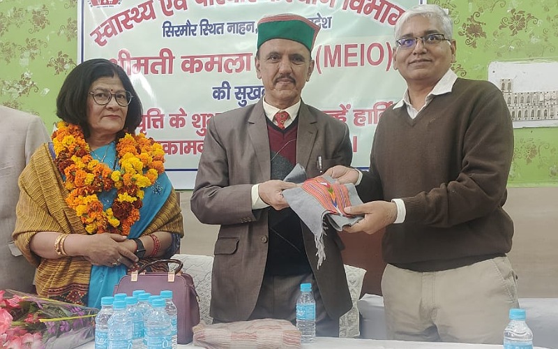 जिला मास एजुकेशन एवं इंफॉर्मेशन ऑफिसर के पद से कमला नेगी सेवानिवृत्त