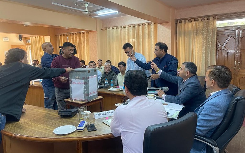 काला अंब गोविंदघट और बैहराल टोल बैरियर अब हुए क्लब……