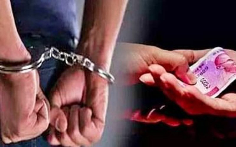 विजिलेंस टीम ने संगड़ाह में जेई को 10,000 की रिश्वत लेते हुए किया गिरफ्तार