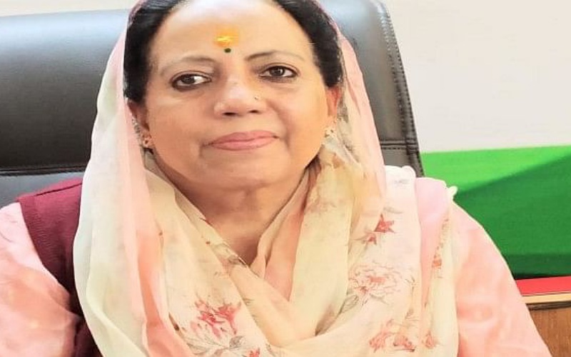 राहुल गांधी के समर्थन में निकाले मार्च में शामिल कांग्रेस अध्यक्ष प्रतिभा सिंह को पुलिस ने किया गिरफ्तार