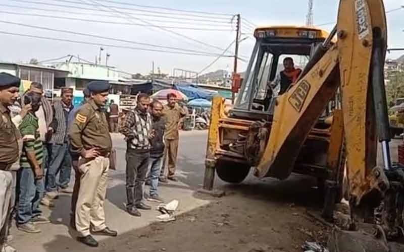 बिलासपुर में प्रशासन ने रेहड़ी-फड़ी वालों पर चलाया पीला पंजा