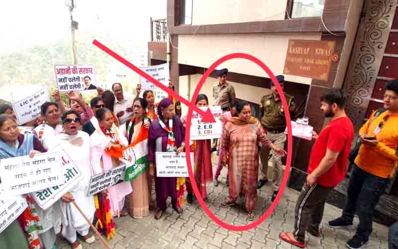 शिष्टाचार की मिसाल बनी सांसद की पत्नी