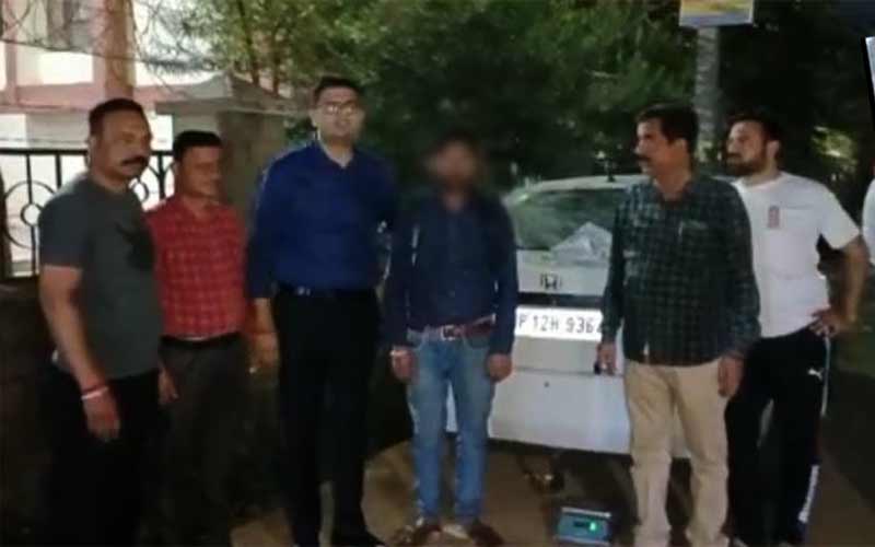 जिला पुलिस की बड़ी कार्यवाही, 2 किलो गांजे सहित बिहार का युवक किया काबू