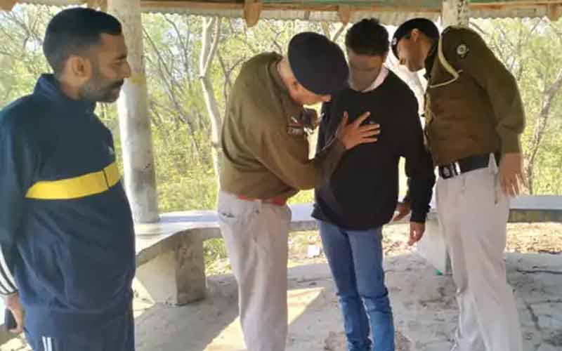 पुलिस ने हेरोइन सहित दबोचा तस्कर, पूछताछ जारी…