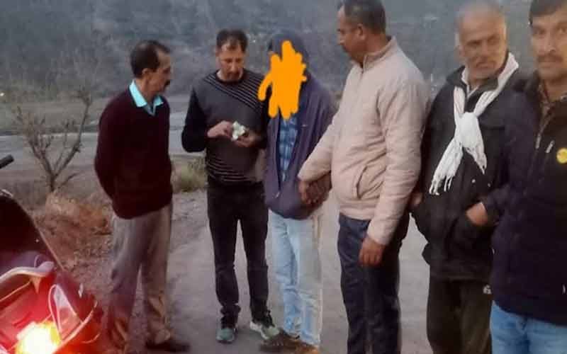 पुलिस ने 176 नशीले कैप्सूलों सहित गिरफ्तार किया आरोपी