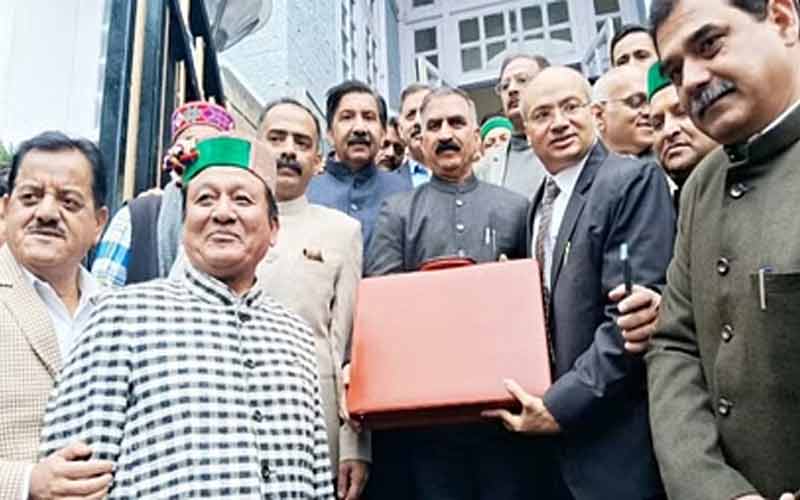 Himachal Budget 2023: विधानसभा पहुंचे सीएम सुक्खू, आज पेश करेंगे अपना पहला बजट