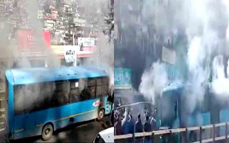 एचआरटीसी की बस में अचानक लगी आग, बाल-बाल बची 20 यात्रियों की जान
