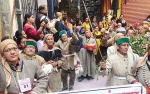 Thousands-of-women-put-Maha.jpg