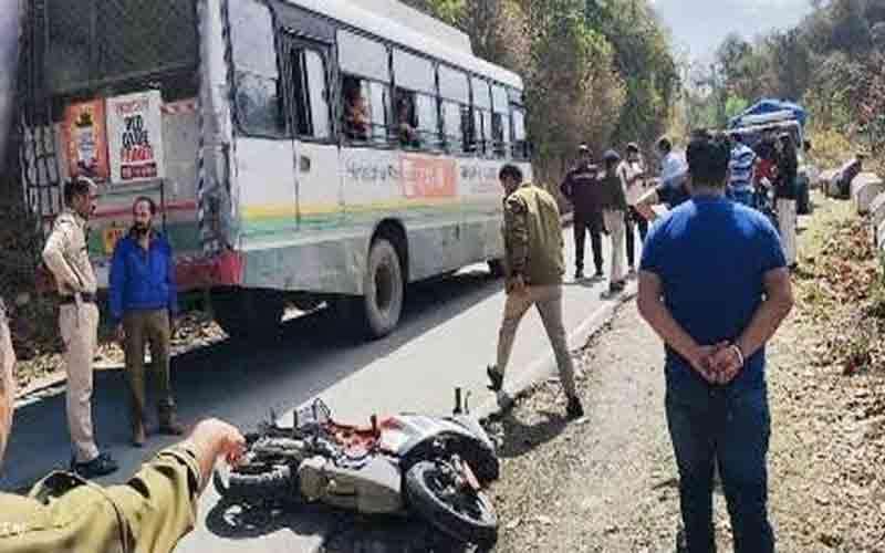 दर्दनाक हादसा: बाइक और बस की जोरदार भिड़ंत, हादसे में 24 वर्षीय युवक की मौत