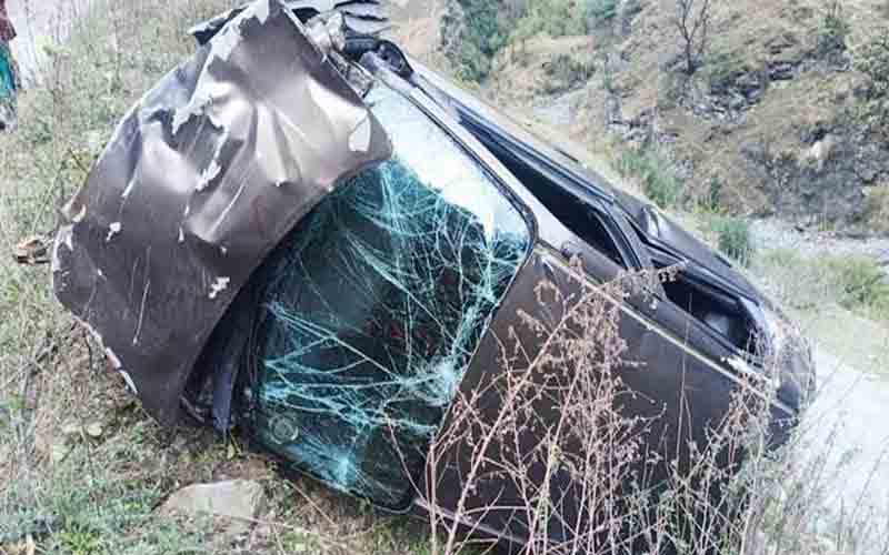 दर्दनाक हादसा: कार के दुर्घटनाग्रस्त होने से 32 वर्षीय व्यक्ति की मौत