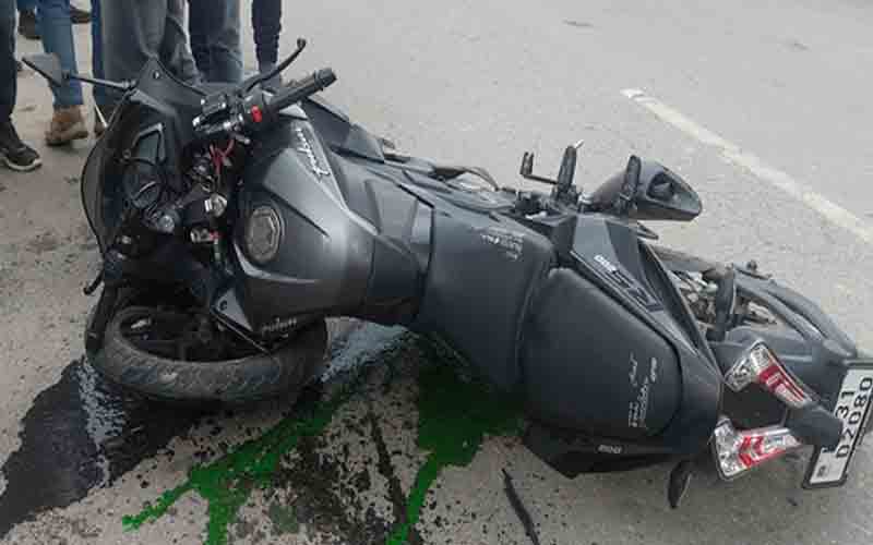 चंडीगढ़-मनाली एनएच पर दो बाइकों की हुई ज़ोरदार भिड़ंत, हादसे में एक घायल