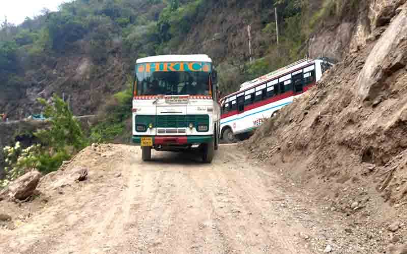 आखिरकार 6 दिनों बाद वाहनों की आवाजाही के लिए शुरू हुआ वैकल्पिक मार्ग