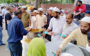 Huge-langar-organized-by-An.jpg
