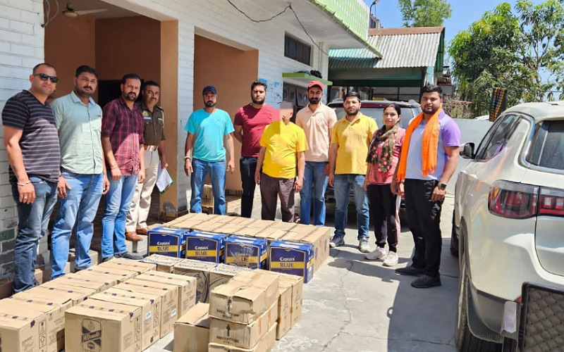 घर में दबिश देकर एसआईयू टीम ने पकड़ा  अवैध शराब का जखीरा