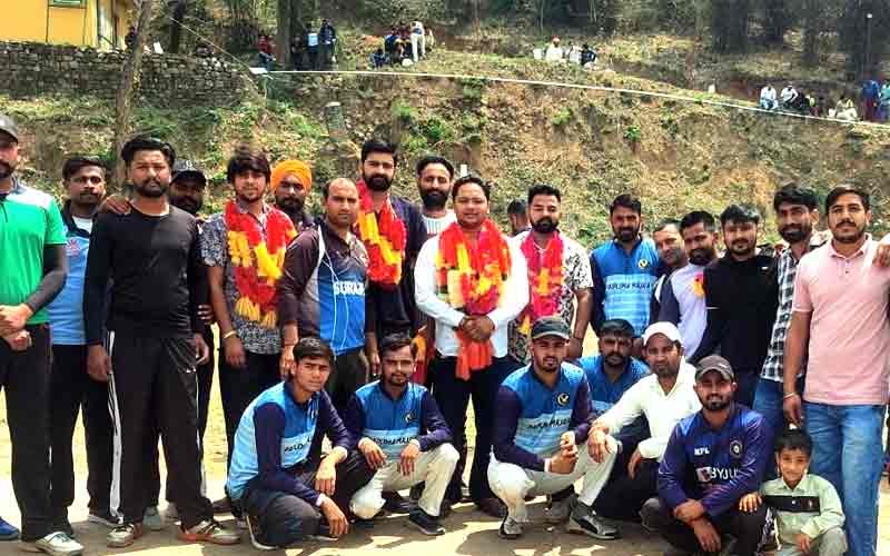 आईडल मेन कंपनी ने जीता ओपनिंग मैच