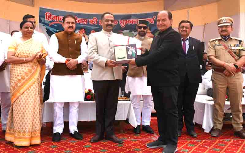 अनिरुद्ध सिंह ने किए उत्कृष्ट कार्य करने वाले व्यक्ति सम्मानित