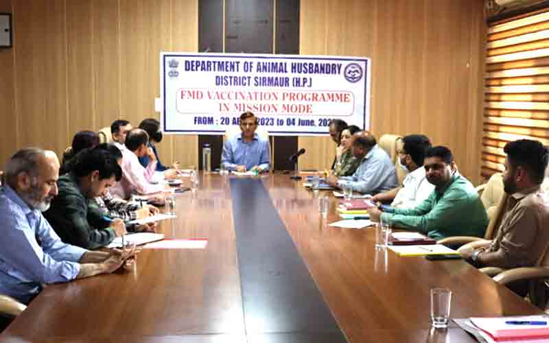 पशुओं की बीमारी की रोकथाम के लिए 20 अप्रैल से 4 जून तक विशेष टीकाकरण अभियान- डीसी