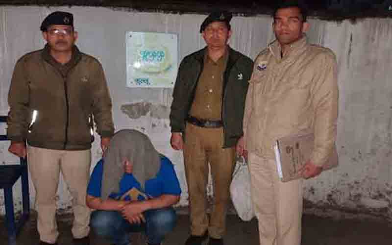 नारकोटिक्स की टीम ने 4 किलो 4 ग्राम चरस सहित एक व्यक्ति किया गिरफ्तार