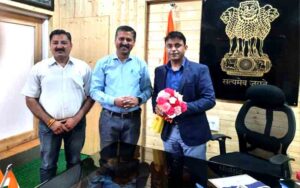 SDM-Girish-Sumra-took-charg.jpg