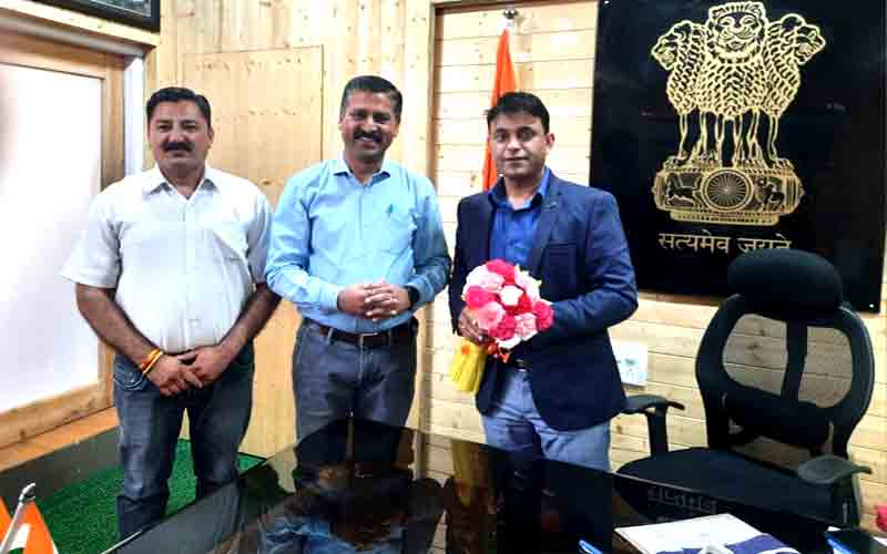 सुंदरनगर में एसडीएम गिरीश सुमरा ने संभाला कार्यभार