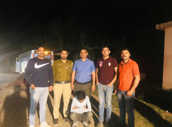 एसआईयु टीम ने एचआरटीसी बस में सवार कोलकता के युवक से पकड़ी चरस