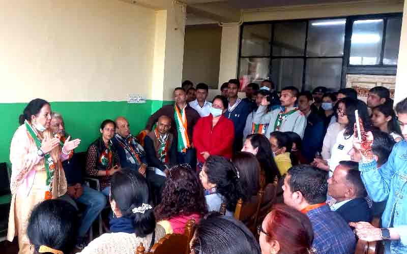 बीजेपी नेताओं की आपसी खींचतान से रुका शिमला का विकास- प्रतिभा सिंह