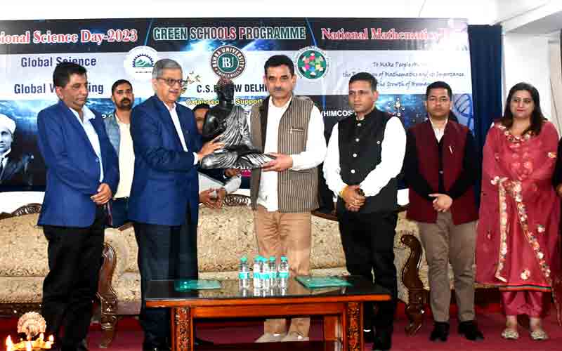 संघर्ष, परिश्रम एवं लगन को अपना सारथी बनाएं छात्र – संजय अवस्थी