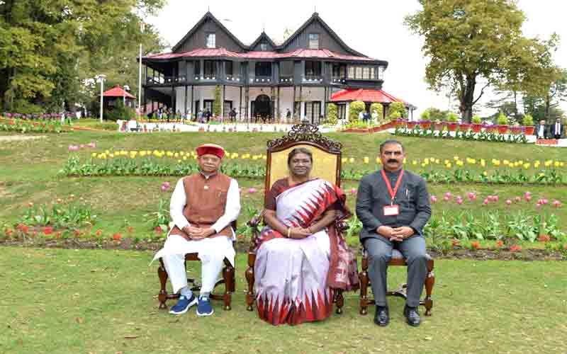 राष्ट्रपति द्रौपदी मुर्मु ने ट्यूलिप गार्डन का किया उद्घाटन