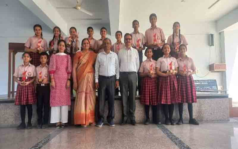 कैरियर एकेडमी स्कूल में संस्कृत मंत्र उच्चारण प्रतियोगिता का हुआ आयोजन