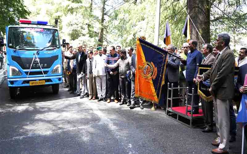 मुख्यमंत्री ने एसडीआरएफ का नया झंडा, लोगो और वर्दी की लोकार्पित