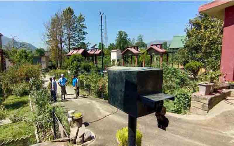 शातिरों ने श्मशान घाट में लगाई सेंध, दानपात्र तोड़ नकदी पर किया हाथ साफ