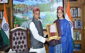 Governor-honored-mountainee.jpg