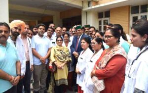 Health-Minister-inspected-C.jpg