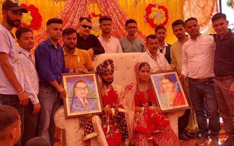संविधान निर्माता को साक्षी मानकर परिणय सूत्र में बंधे गिरीपार के प्रवेश और निशा