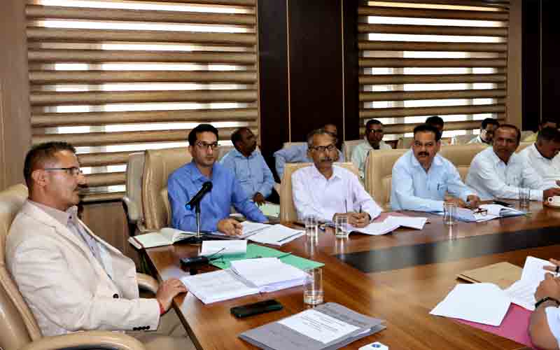 आम लोगों के कार्यों का त्वरित निष्पादन करें राजस्व अधिकारी- सुमित खिमटा