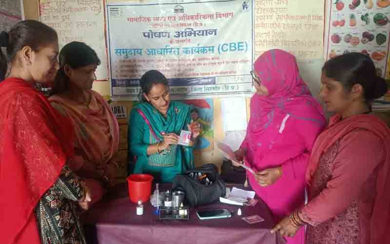 पानी की गुणवत्ता जांचने बीआरसी जाहिदा पहुंची बनेठी