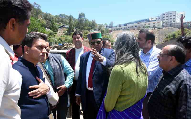 डाॅ. शांडिल ने सोलन में निर्माणाधीन नए अस्पताल कार्य का किया निरीक्षण