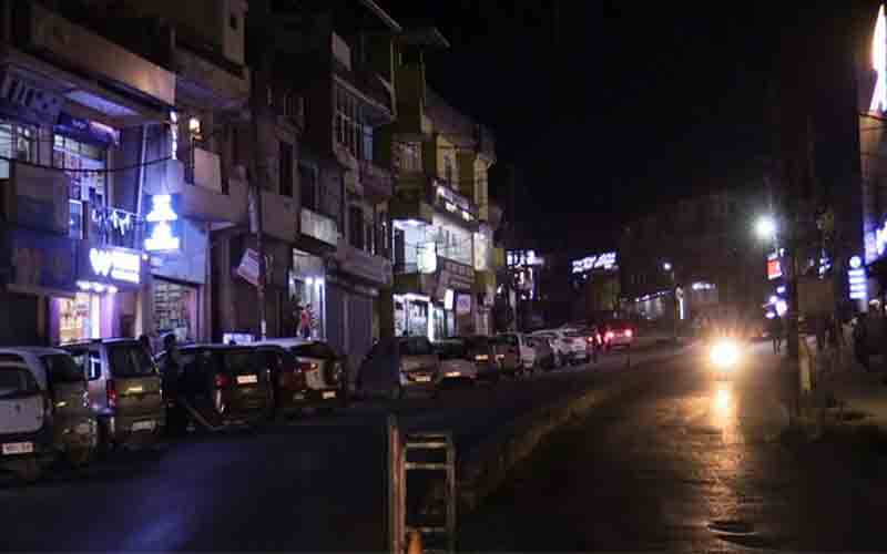 एलटी लाइन की चपेट में आने से झुलसी महिला, हालत गंभीर