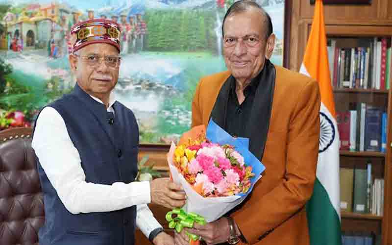 राज्यपाल शिव प्रताप शुक्ल से जादूगर सम्राट शंकर ने की भेंट