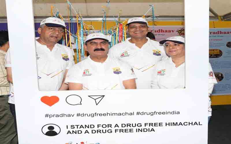 नशे के विरूद्ध लड़ाई के लिए समर्पित विशेष कार्य बल का होगा गठन- मुख्यमंत्री