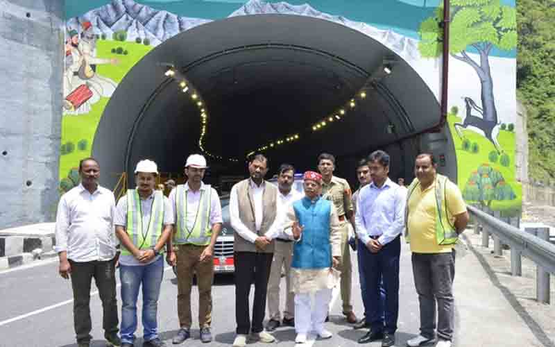 राज्यपाल ने फोरलेन राजमार्ग के टकोली खंड का किया निरीक्षण