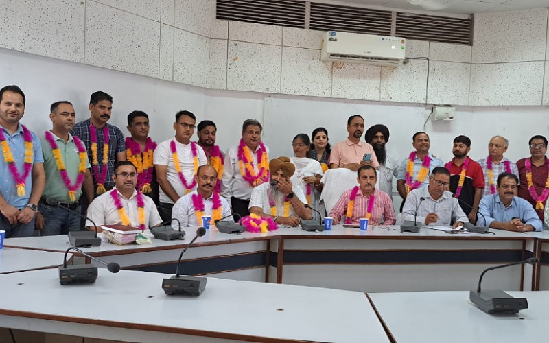 अराजपत्रित कर्मचारी महासंघ शहरी इकाई ऊना का चुनाव बचत भवन में हुआ संपन्न