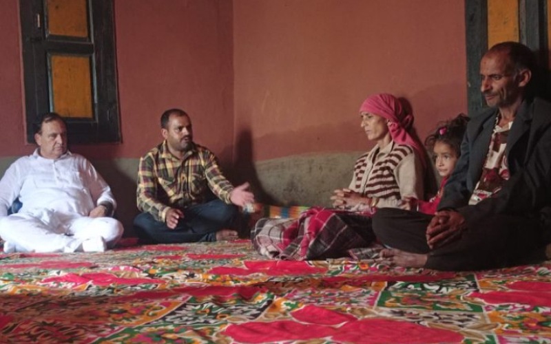 विधानसभा अध्यक्ष ने मृतक मनोहर के परिवार से मिलकर व्यक्त की संवेदनाएं