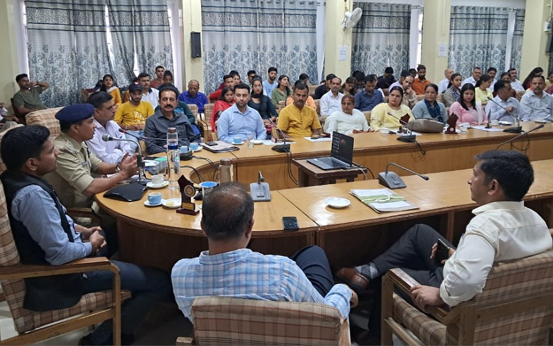 युवा शिक्षा के साथ खेल, योग व प्राणायाम करें दिनचर्या में शामिल- मनेष यादव