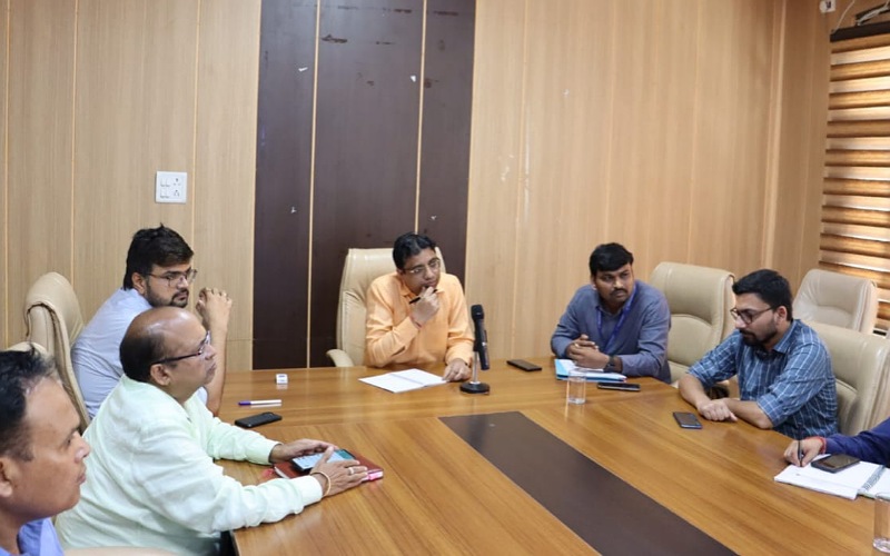 जिला में कम से कम 5 अमृत सरोवर का सौन्दर्यकरण अवश्य करें- प्रमोद कुमार
