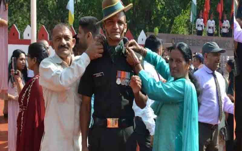 नौहराधार का बेटा प्रवीण ठाकुर भारतीय सेना में बना लेफ्टिनेंट