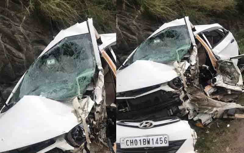 पिकअप व कार की हुई जोरदार भिड़ंत, 80 वर्षीय बुजुर्ग महिला की मौत, 2 जख्मी