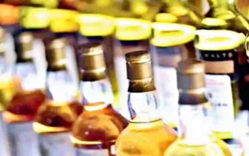 गाड़ी से अवैध शराब का जखीरा बरामद, मामला दर्ज