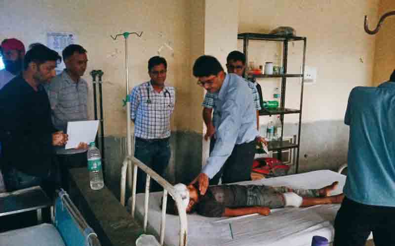 एडीसी ने पालकवाह दुर्घटना में घायलों का जाना कुशलक्षेम